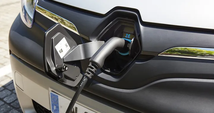 Francia: dal 2040 al bando le auto benzina e diesel