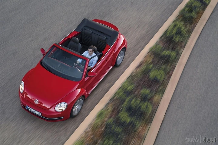 Sconti Volkswagen: il Maggiolino Cabriolet a 22.950 euro