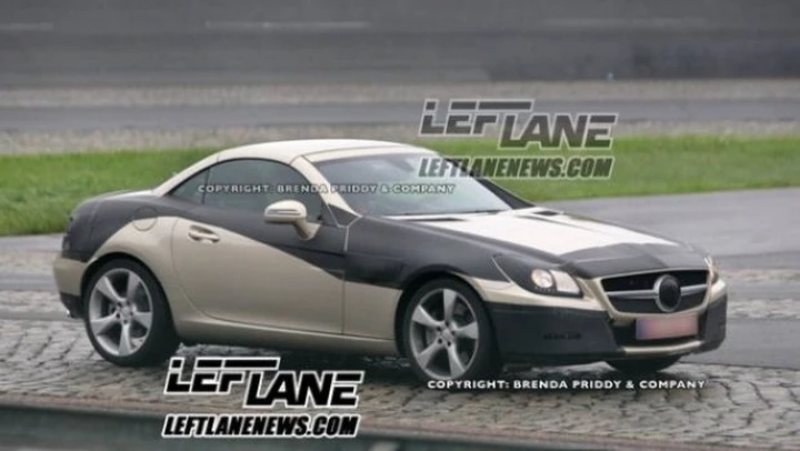 Mercedes: ecco il muso della nuova SLK