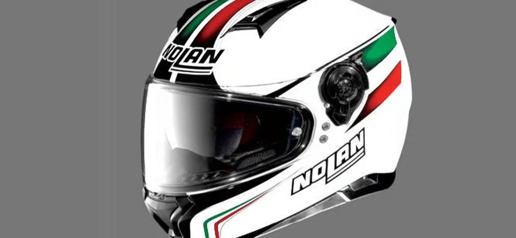 Quando cambiate il vostro casco? Sondaggio shock in UK