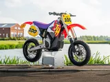 Stark Varg Alpha: la moto elettrica che reinventa l'estetica della CR500