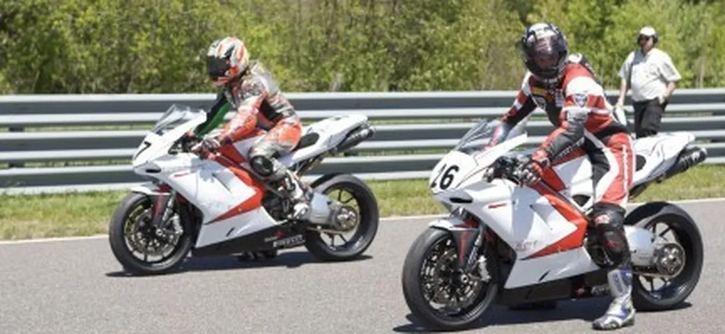 NCR-Ducati domina nella Parts Canada Superbike