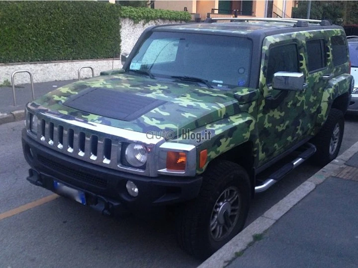 Hummer H3: fotografato un esemplare in stile mimetico