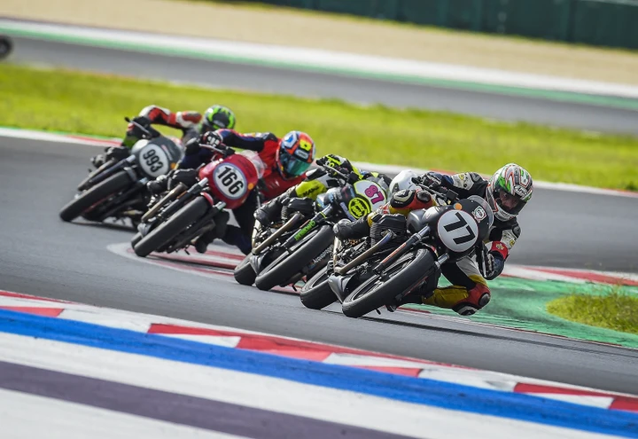 Moto Guzzi Fast Endurance 2022, al via la quarta edizione: ecco come iscriversi