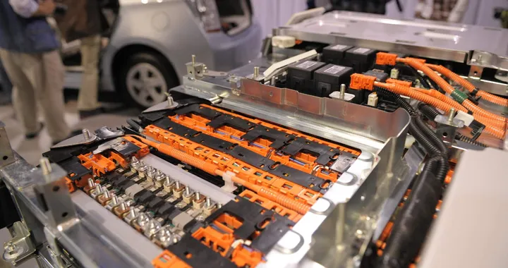 Le auto elettriche costeranno meno delle benzina nel 2025