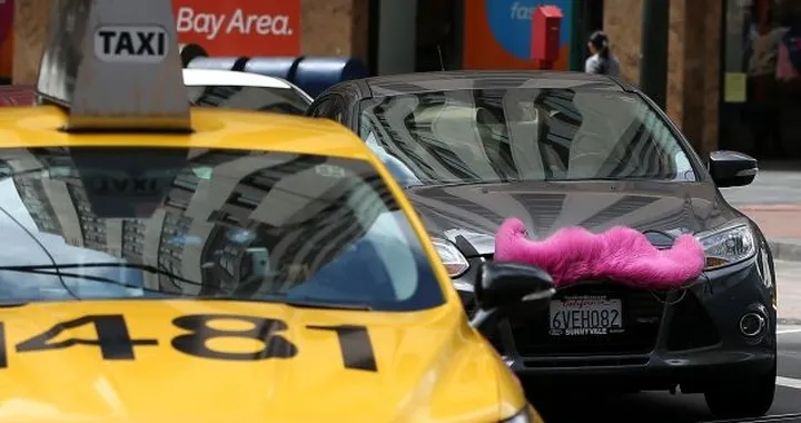 Cos'è e come funziona Lyft, il servizio concorrente di Uber