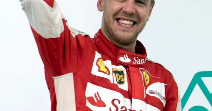 Sebastian Vettel cambia idea: "Le auto elettriche sono il futuro"