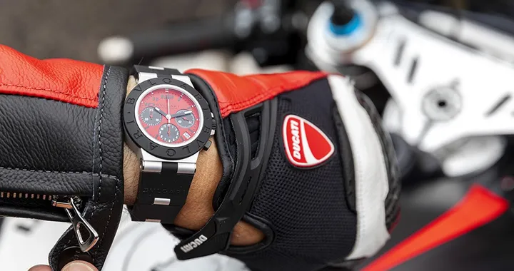 Ducati e Bulgari realizzano un orologio in serie limitata: costa 5.000 euro ed è realizzato in 1.000 unità