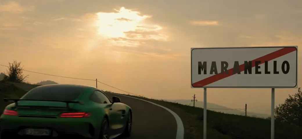 Mercedes a Maranello: omaggio o presa in giro? [Video]