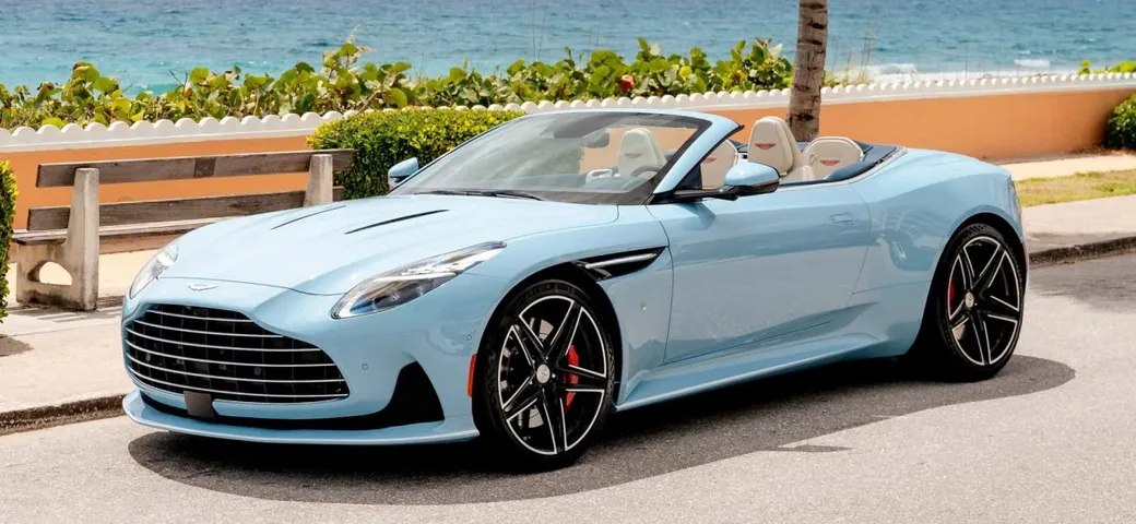 Aston Martin DB12 Volante Palm Beach Edition, esemplare unico