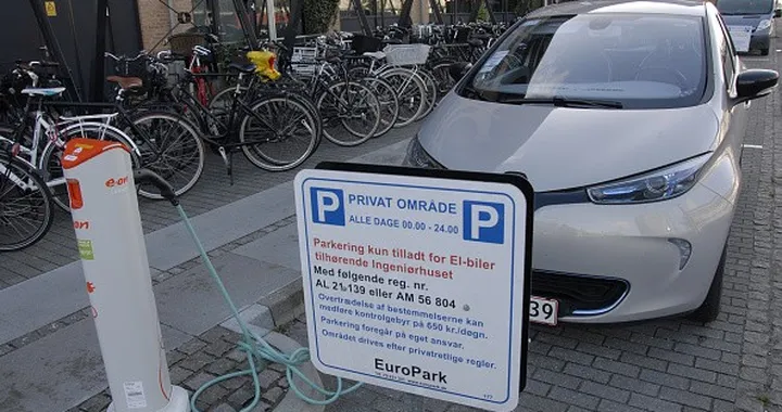 Danimarca: crolla il mercato delle elettriche