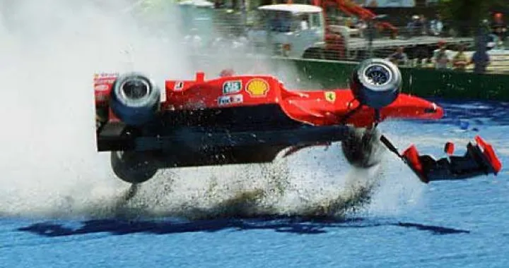 Lista: i 5 cappottamenti più spettacolari della F1 (Senza conseguenze)