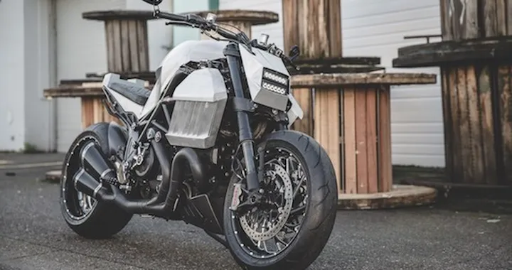 MotoCorsa Diavel dal look post-apocalittico