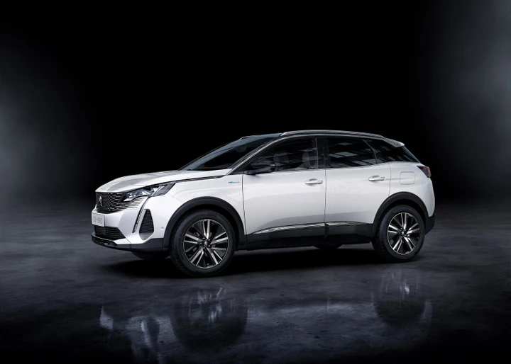 Peugeot: in arrivo le rinnovate 3008 e 5008