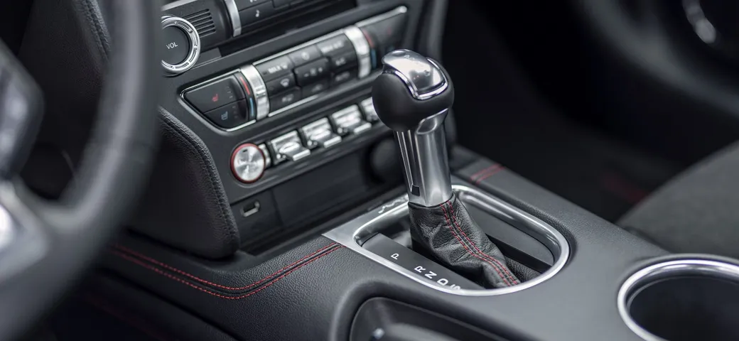 Ford brevetta un cambio manuale privo del pedale della frizione