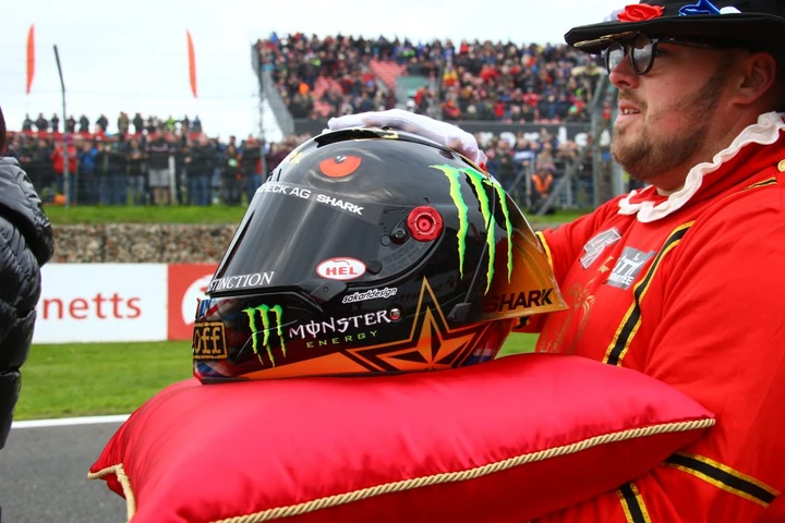 Scott Redding, Shark presenta un casco speciale per festeggiare il titolo nel BSB