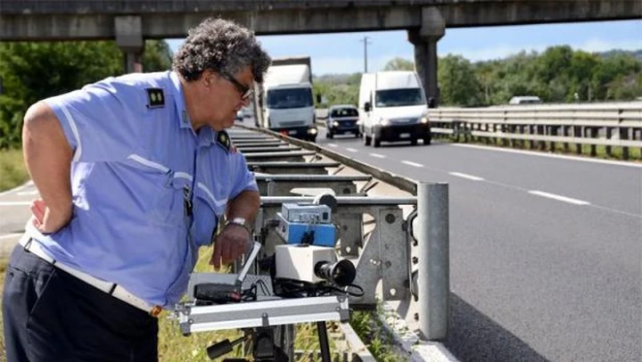 Come funziona l'autovelox, dove sono e quando arriva la multa