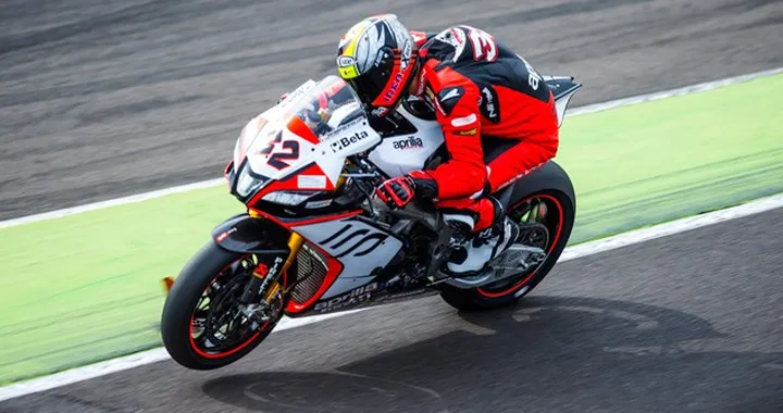 SBK, nel 2017 due RSV4 con i colori del Milwaukee Aprilia Racing Team