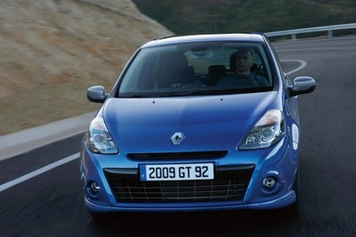 Renault: 6.000 licenziamenti volontari e perdite per 982 milioni di Euro