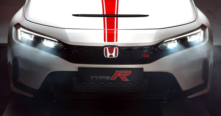 L'iconica sportiva giapponese lascia la benzina e sceglie l'elettrico