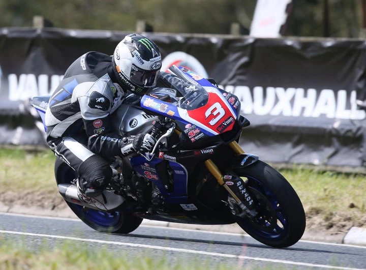 TT2015: Michael Dunlop scarica Yamaha e passa a BMW