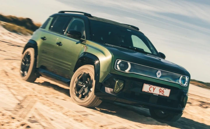 Renault 4 si presenta con il 4x4 per decollare nel mercato