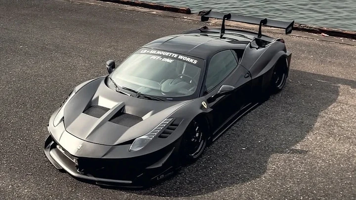 Ferrari 458 Italia Liberty Walk: l’ultima V8 aspirata in veste samurai