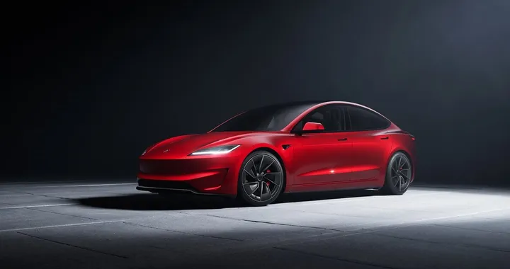 Nuova Tesla Model 3 Performance: prestazioni e tecnologia al top, la più potente e dinamica di sempre