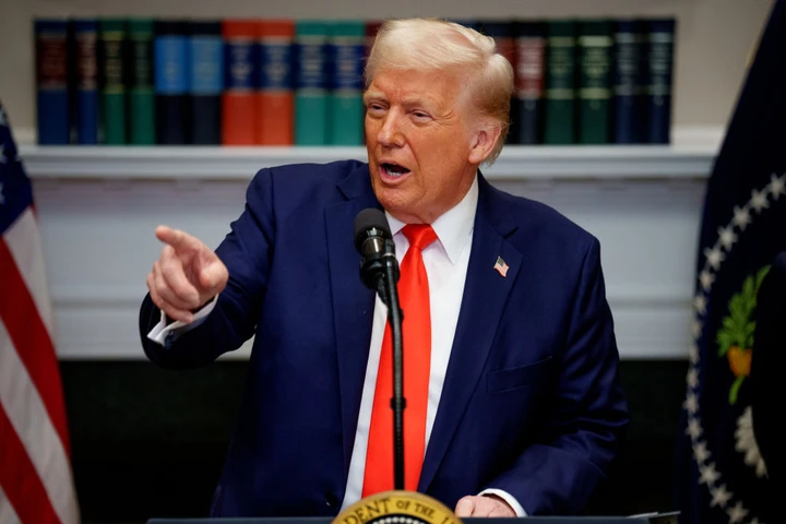 Trump vuole spezzare in due l'industria automobilistica del Canada