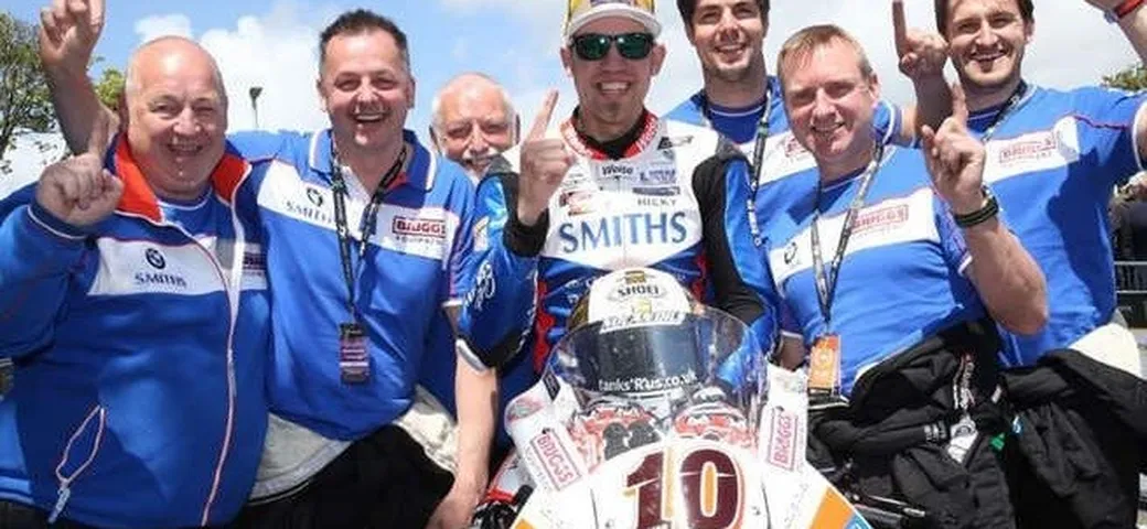 TT 2019: Hickman vince la gara SBK 