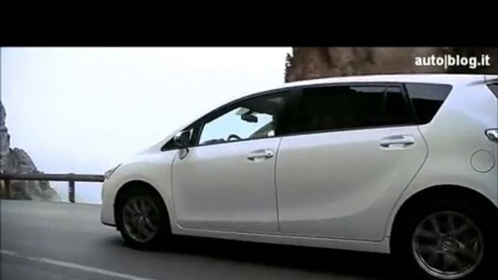 Toyota Verso 2.0 D-4D: prova su strada, caratteristiche, prezzo