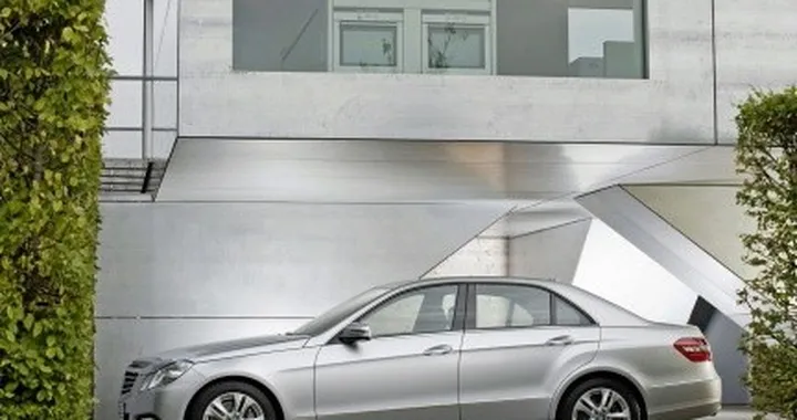 Mercedes Classe E: prezzi a partire da 41.590 euro franco fabbrica