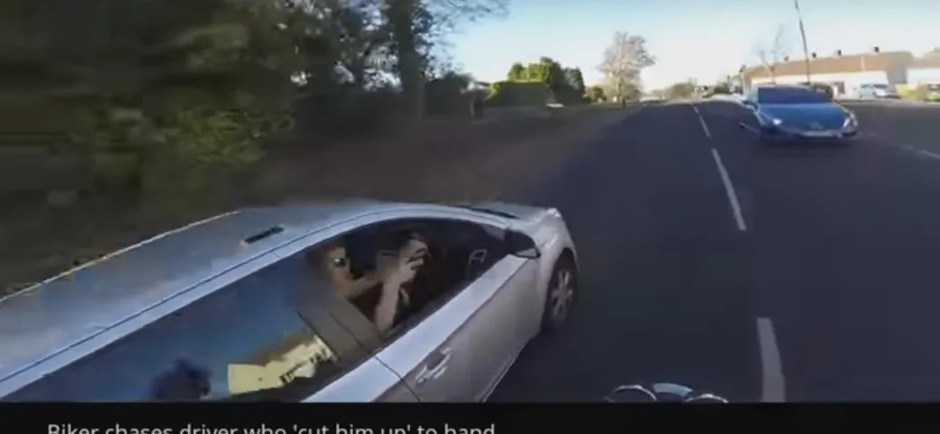 Motociclista frainteso e maltrattato [Video]