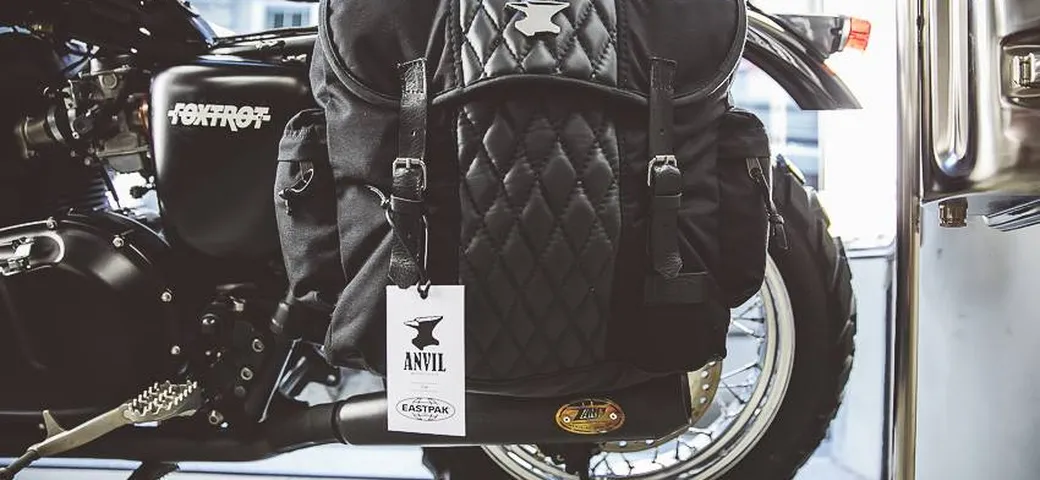 Eastpack, nuova borsa in collaborazione con Anvil