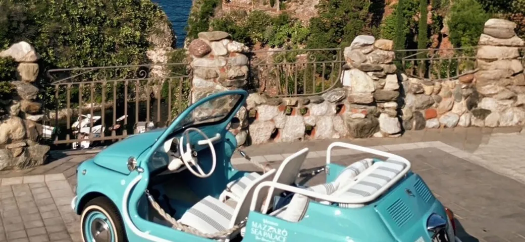 La nuova Fiat 500 Spiaggina sbarca a Taormina: è già un must