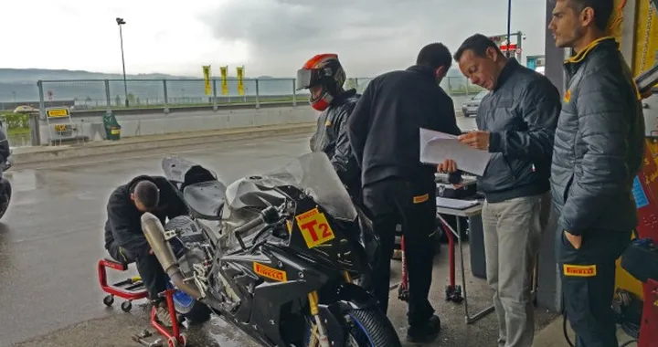 Pirelli Racing Department: come nasce una gomma da SBK