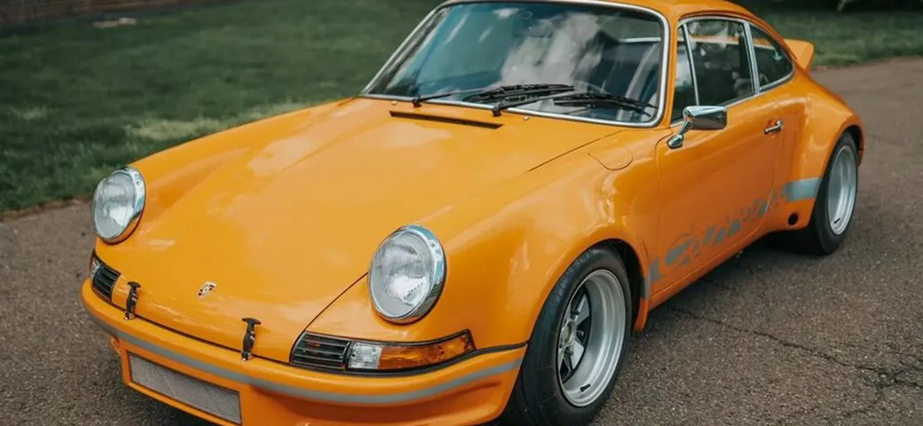 Porsche 911 l'ultimo restomod ci riporta nel passato, e va bene così