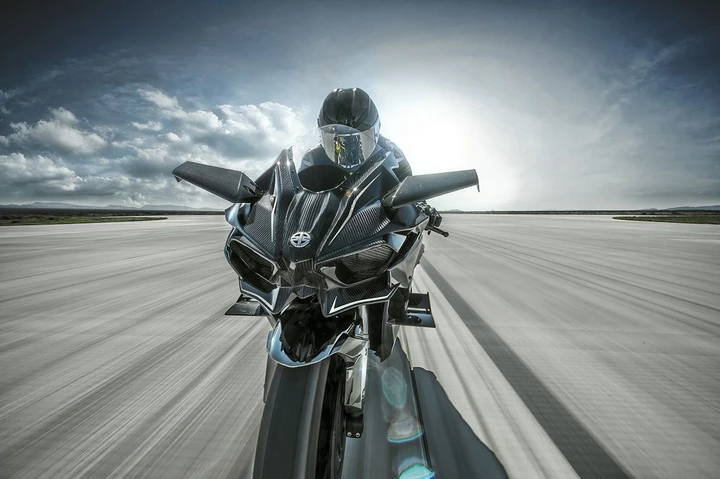 Kawasaki: moto solo elettriche entro il 2035!