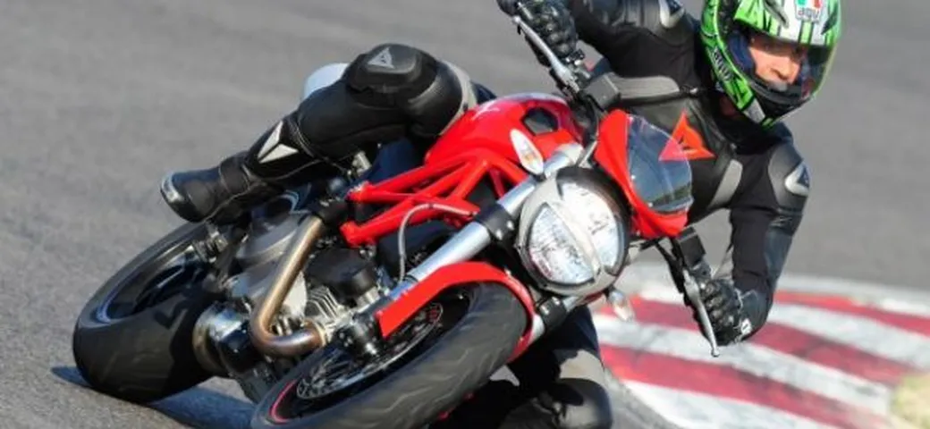 Scatto in Corsa: Ducati Monster al DRE