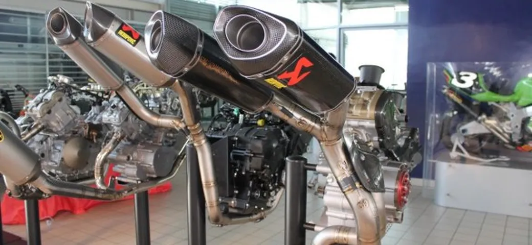 Akrapovic auto, come nasce uno scarico