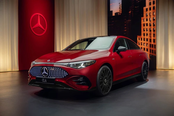 Mercedes-Benz dopo le rimostranze arriva la ricarica 400 volt su CLA