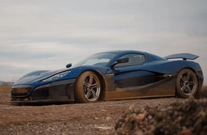 La Rimac Nevera fa il drift sul fango [Video]
