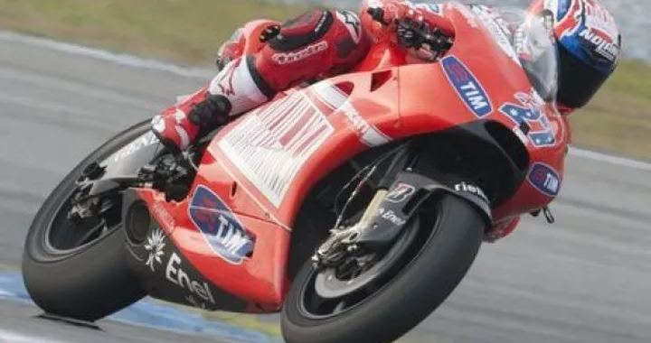 MotoGP: Stoner a razzo, Hayden in ripresa dopo l'intervento al braccio