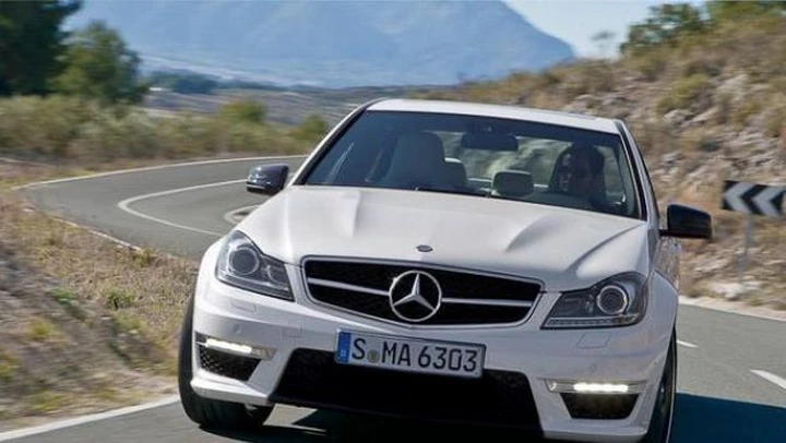 Mercedes C63 AMG: il giallo delle foto ufficiali
