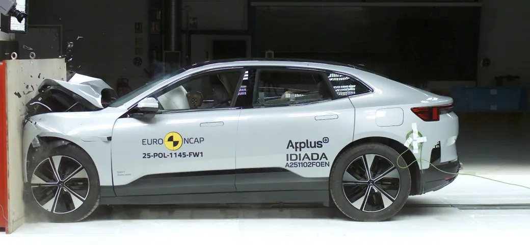 Polestar 4 conquista le 5 stelle Euro NCAP: tra le EV migliori