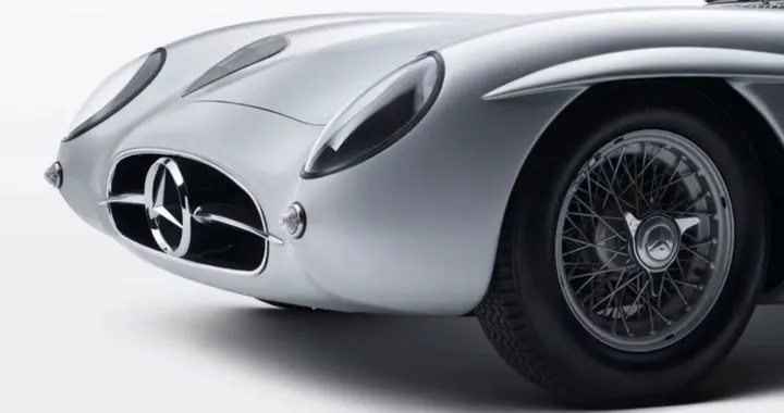 L'auto più costosa al mondo, oltre 100 milioni di dollari: il valore cresce ancora