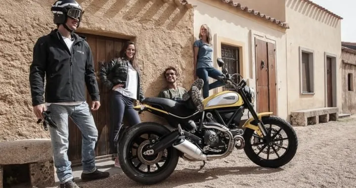 Accessori e Abbigliamento per Ducati Scambler