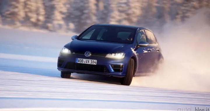 Volkswagen Golf R in video sulla neve