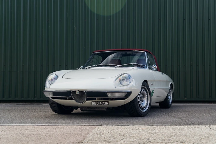 Alfa Romeo Spider: in vendita il restomod di Alfaholics