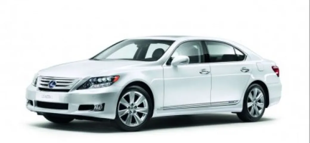 Lexus LS: in anteprima la vernice autoriparante destinata a tutto il Gruppo Toyota